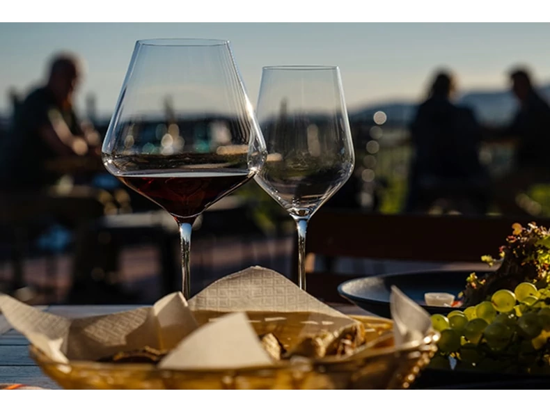 Milyen bort milyen borospohárból?